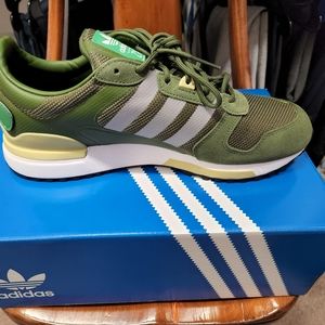 Adidas Sneakers